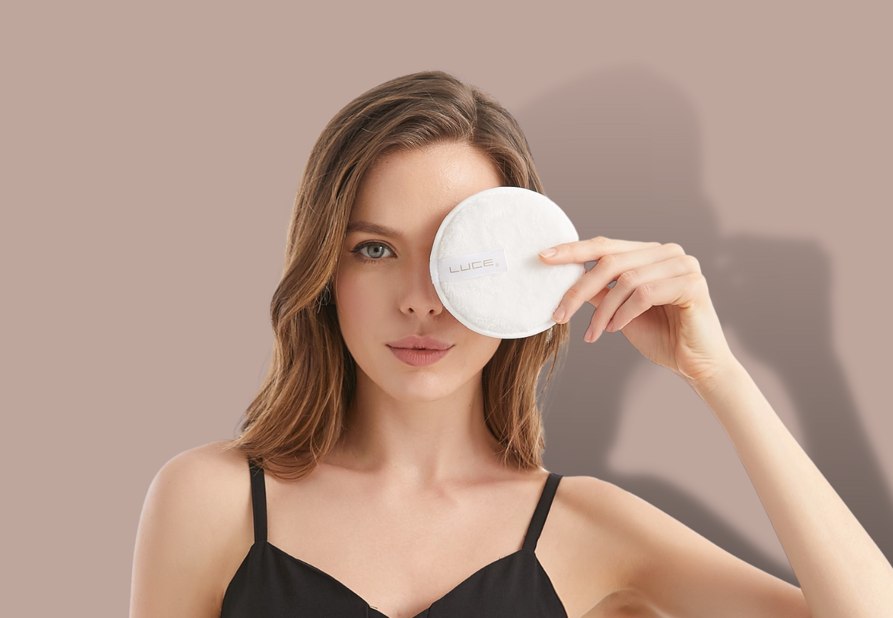 Eco-Conscious 1-Piece Makeup Remover - Soft & Effective